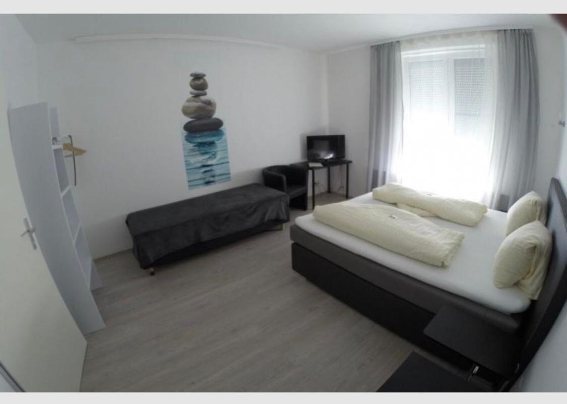 Miris Gasthof Zur Post Neufeld an der Leitha ภายนอก รูปภาพ